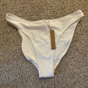 Skims Mid Coverage Bottom